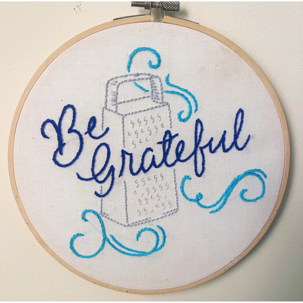 Be Grateful Embroidery Hoop Display Wall Decor Art Handcrafted Simple